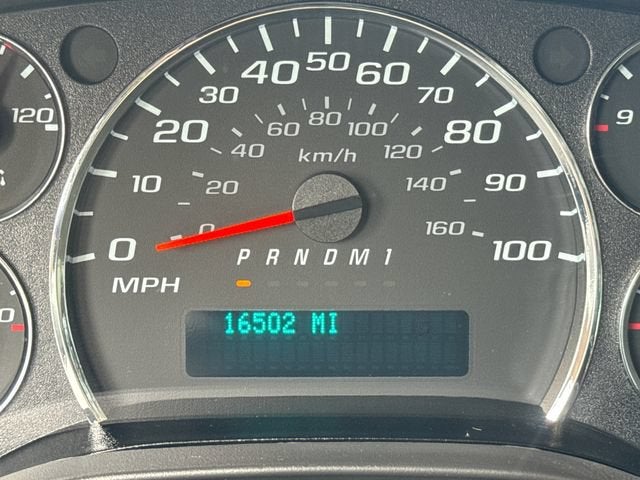 2025 Chevrolet Express Passenger 1LT