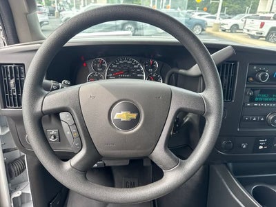 2025 Chevrolet Express Passenger 1LT