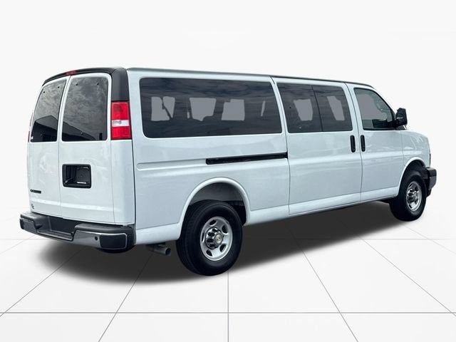 2025 Chevrolet Express Passenger 1LT