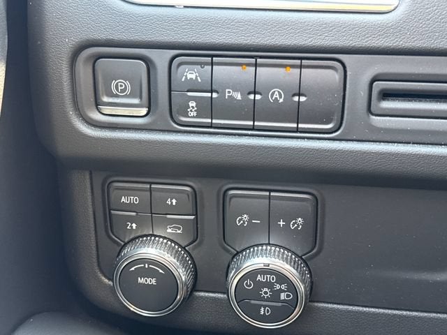 2023 GMC Yukon XL SLE