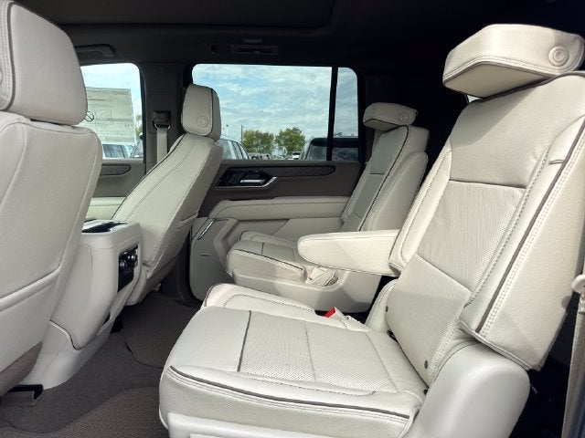 2027 GMC Yukon XL Denali - Photo 11