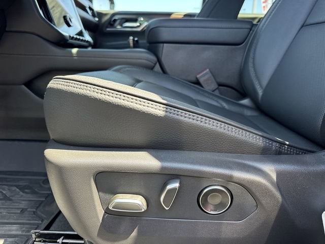 2026 GMC Yukon XL Denali - Photo 13