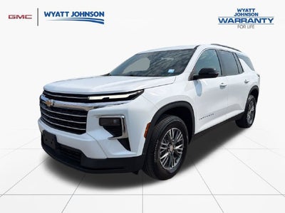 2025 Chevrolet Traverse LT