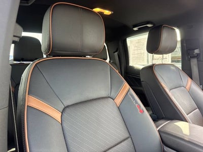 2023 GMC Canyon 4WD AT4
