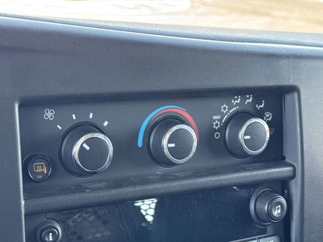 2023 GMC Savana Cargo Work Van - Photo 18