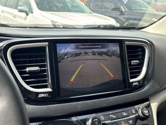 2022 Chrysler Pacifica Touring L