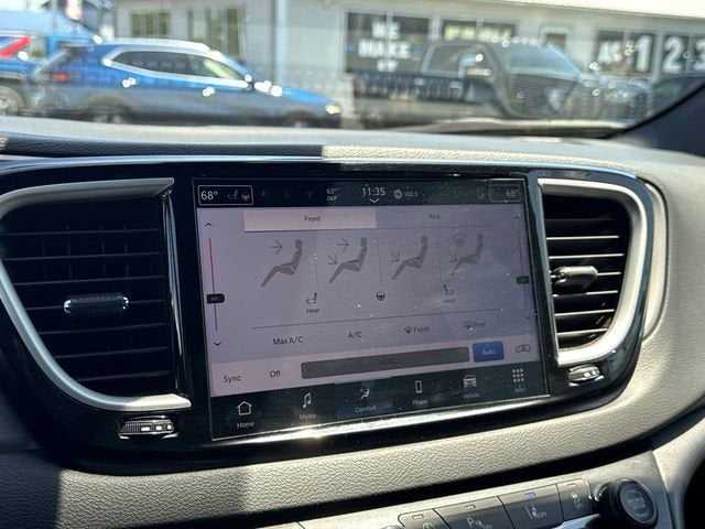 2025 Chrysler Pacifica Select