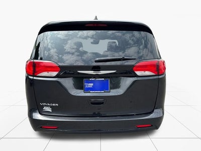 2023 Chrysler Voyager LX