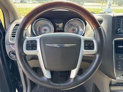 2015 Chrysler Town & Country Limited Platinum