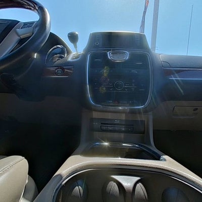 2015 Chrysler Town & Country Limited Platinum
