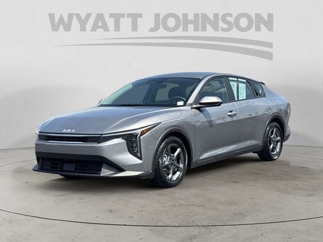 2025 Kia K4 LXS AT's photo