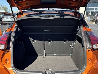 2023 Nissan Kicks SR