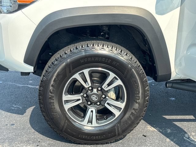 2022 Toyota Tacoma 4WD SR
