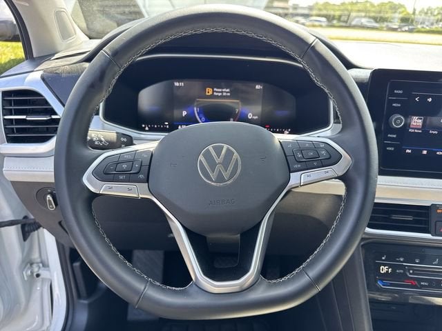 2025 Volkswagen Taos SE