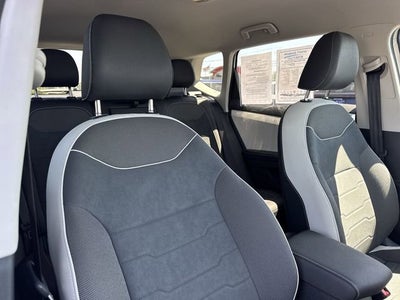 2025 Volkswagen Taos SE
