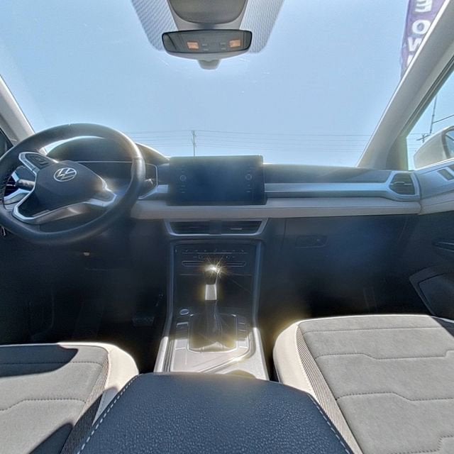2025 Volkswagen Taos SE