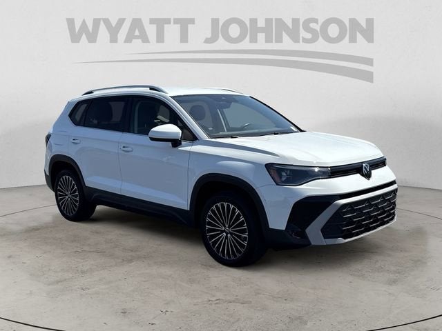 2025 Volkswagen Taos SE