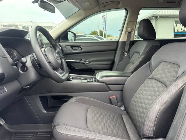 2024 Nissan Pathfinder S
