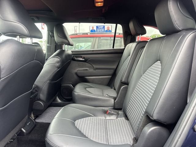 2025 Toyota Highlander LE