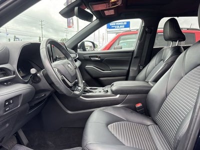 2025 Toyota Highlander LE