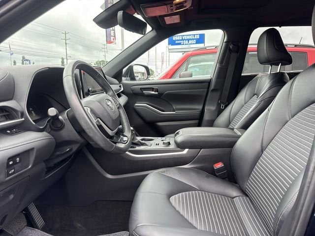 2025 Toyota Highlander LE