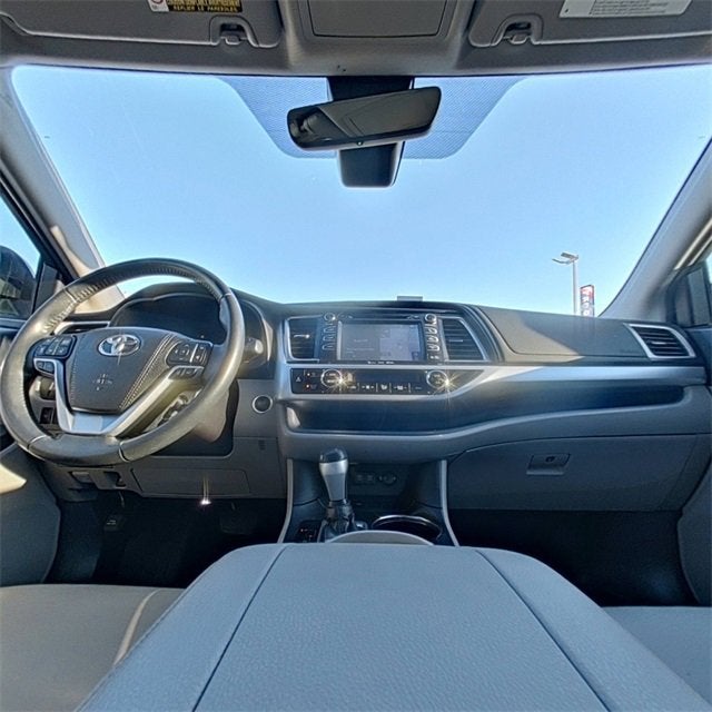 2019 Toyota Highlander SE