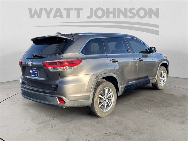 2019 Toyota Highlander SE