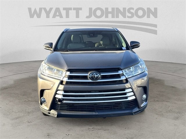 2019 Toyota Highlander SE