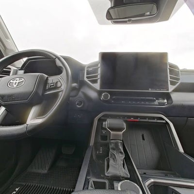 2022 Toyota Tundra 4WD SR5