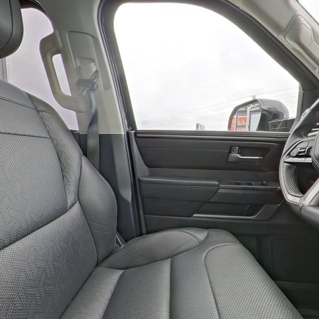 2022 Toyota Tundra 4WD SR5