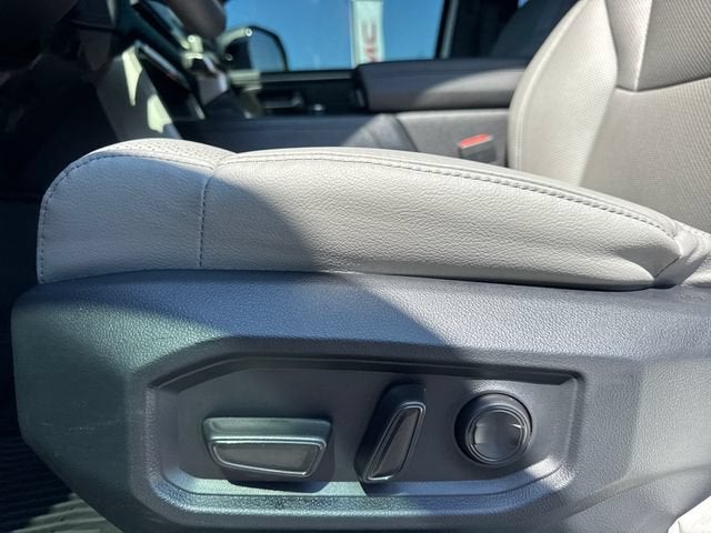 2025 Toyota Tundra 4WD SR