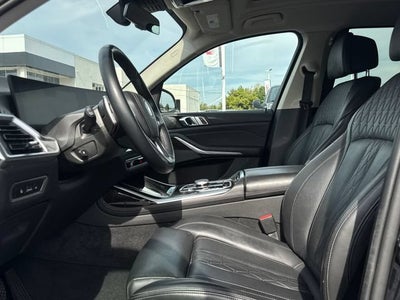 2025 BMW X7 xDrive40i
