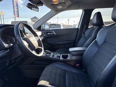 2024 Mitsubishi Outlander SE