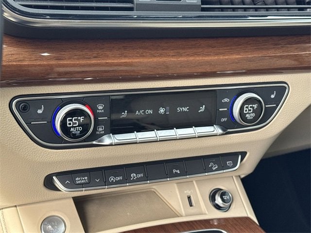 2022 Audi Q5 S line Premium Plus